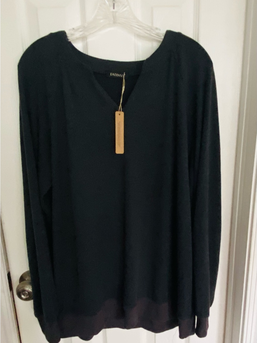 Eadinve  lightweight pullover it’s grey not black.  XL New.